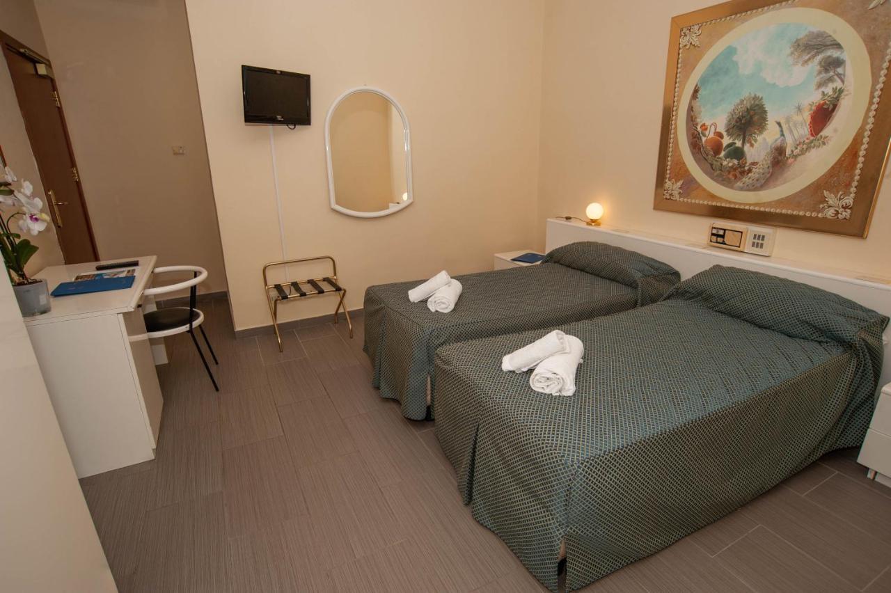 Hotel Posta Dependance Chianciano Terme Exteriör bild