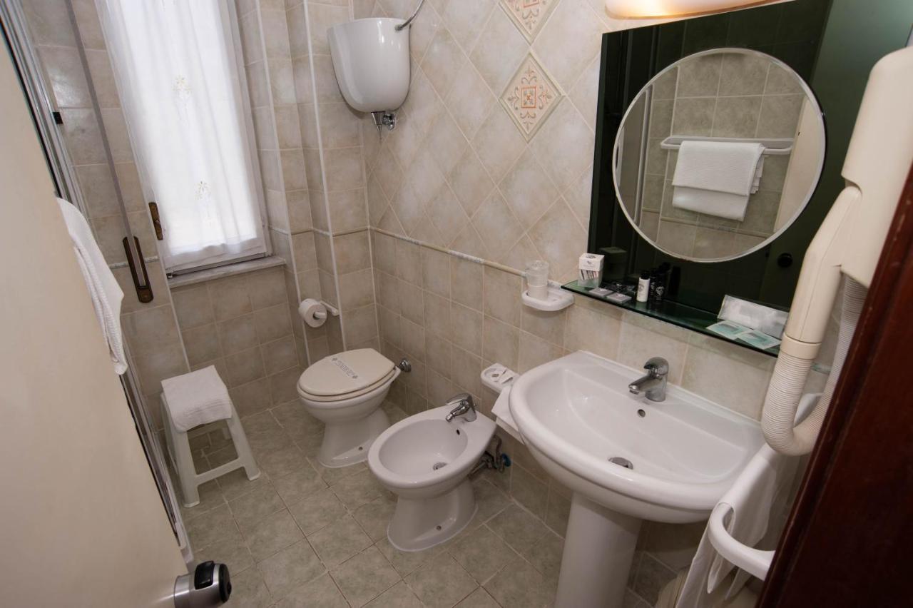 Hotel Posta Dependance Chianciano Terme Exteriör bild
